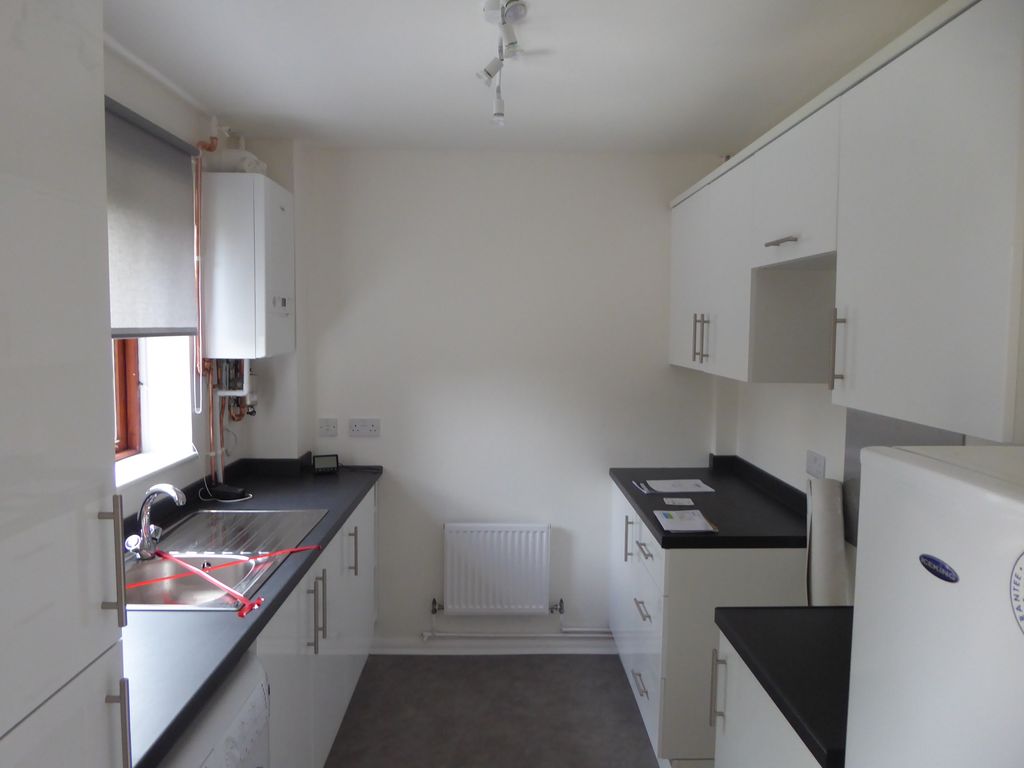 Property photo 2 of 7 Kitchen