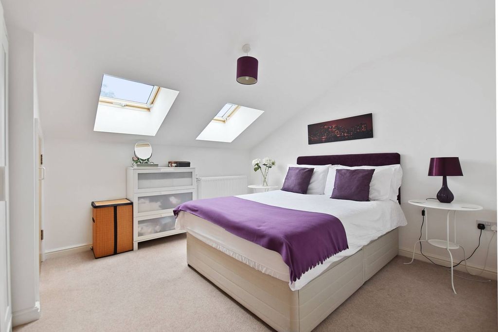 Property photo 1 of 8