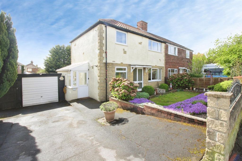 Property photo 1 of 19 Outside