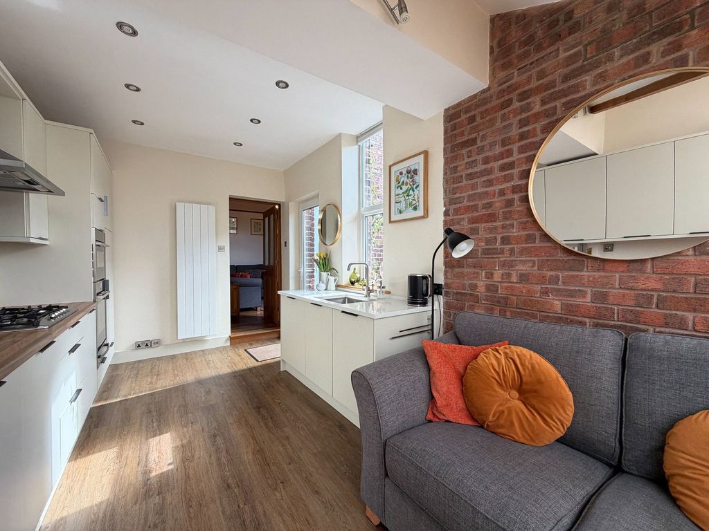 Property photo 3 of 41