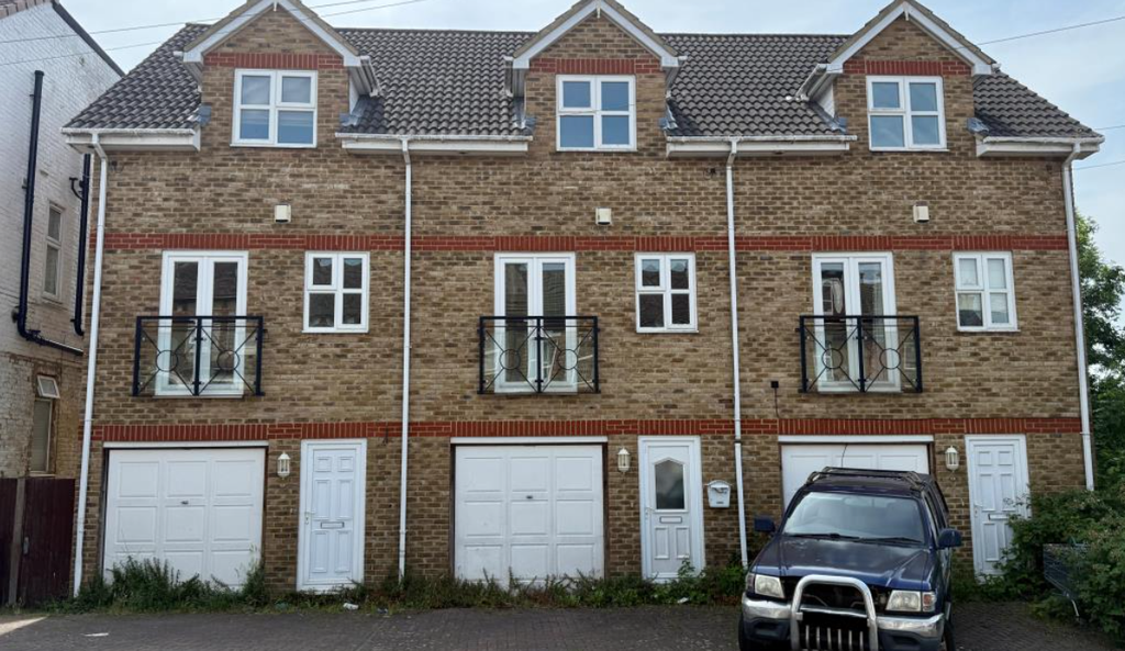 Property photo 1 of 6