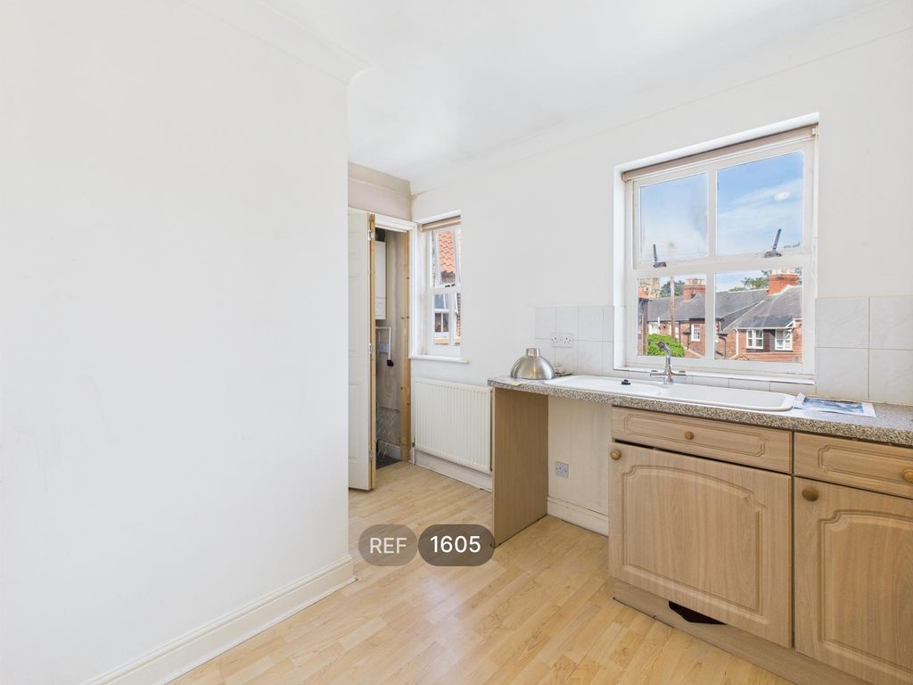 Property photo 2 of 19 Kitchen