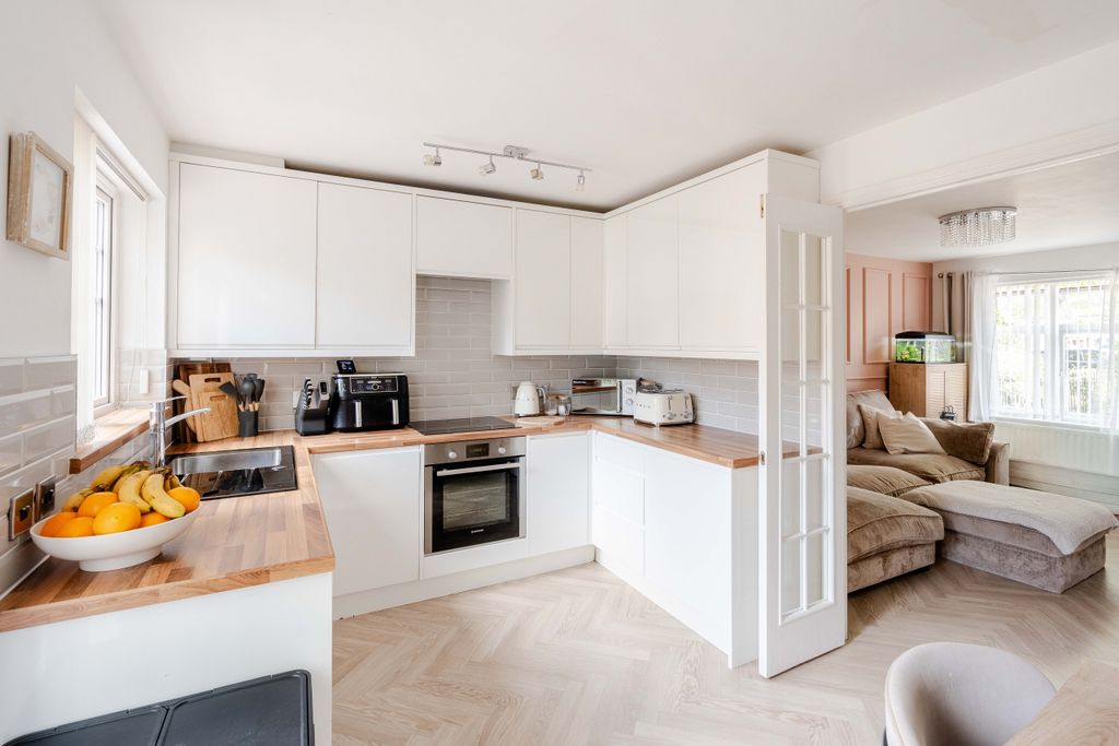 Property photo 1 of 18 1