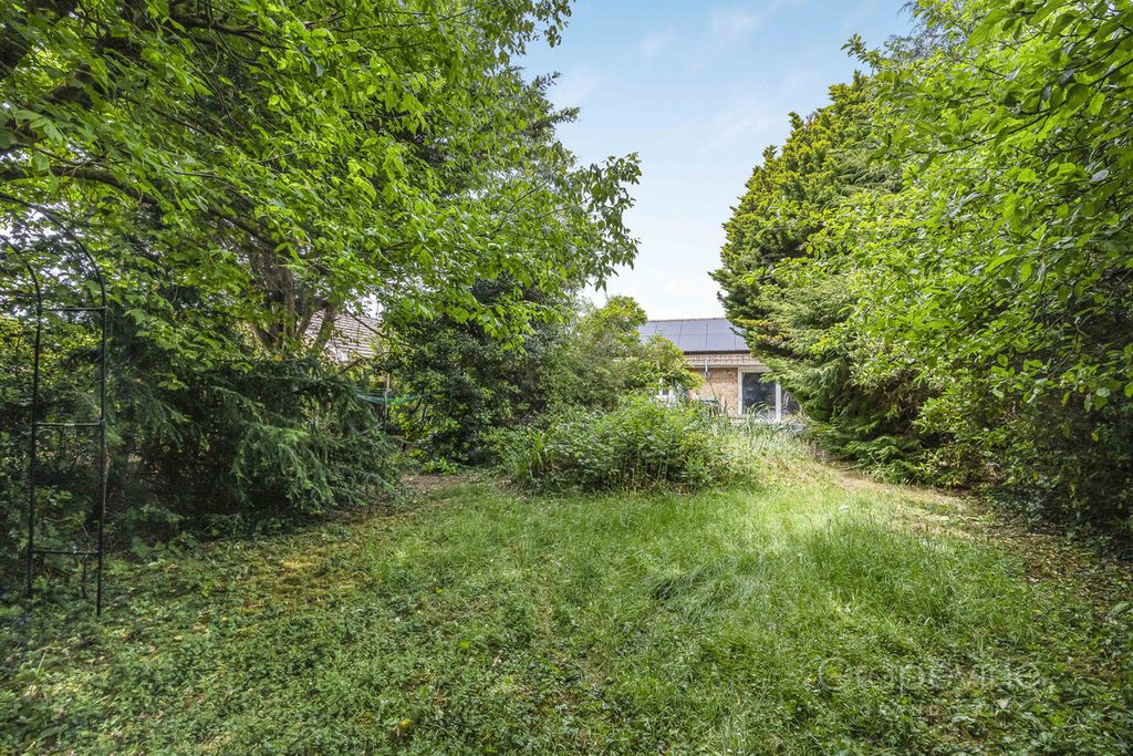 Property photo 2 of 21