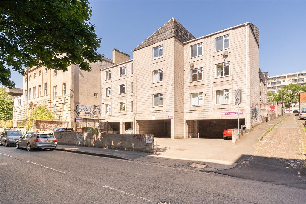 Property photo 1 of 16 9A-Montague-Court-Bs2-8Ht-15.Jpg