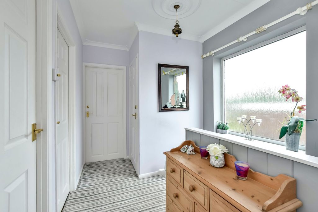 Additional image 15 of 3 bed semi-detached house for saleLangley Lane, Abbots Langley WD5