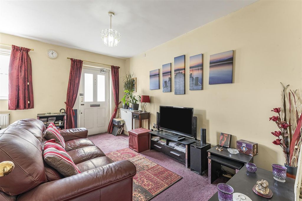 Property photo 2 of 13 2