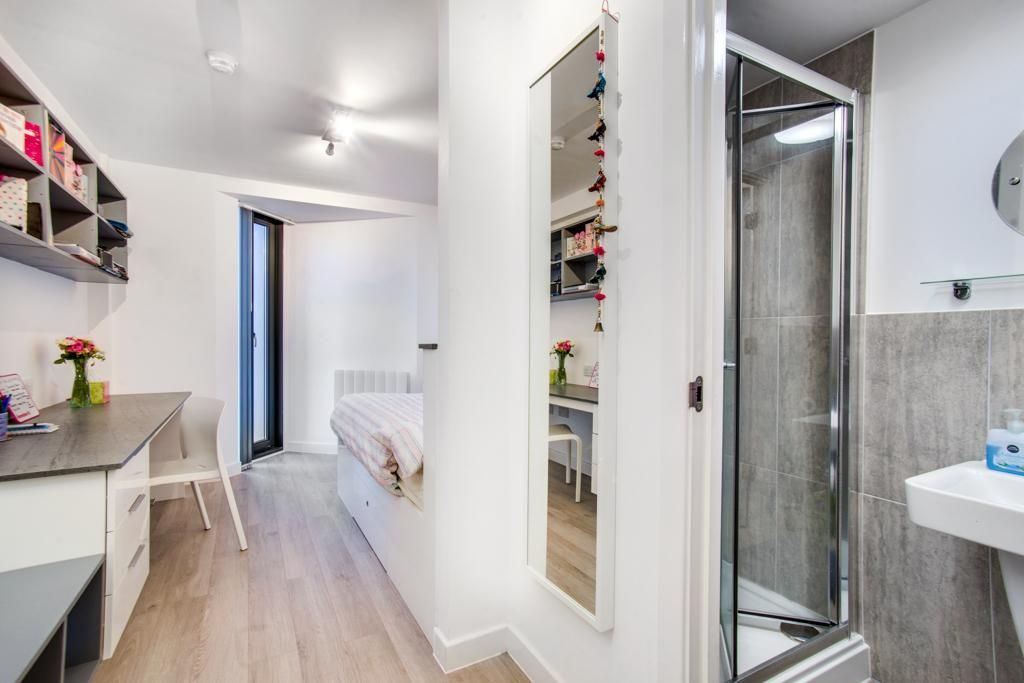 Property photo 2 of 20