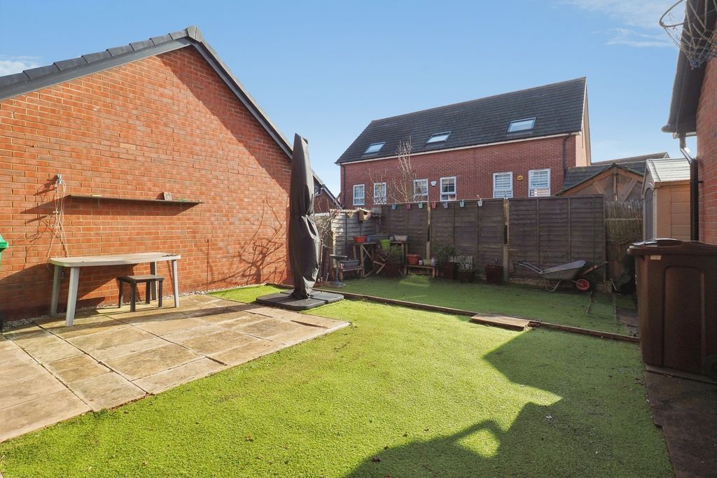 Property photo 2 of 14 Garden