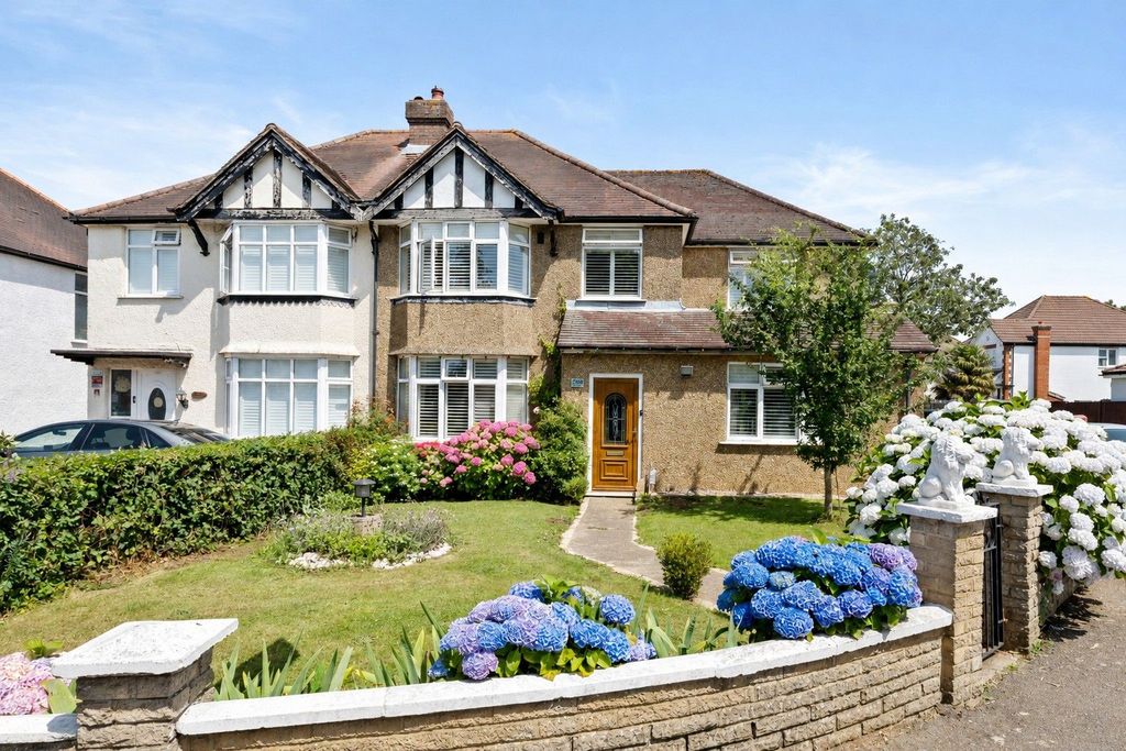 Property photo 1 of 24