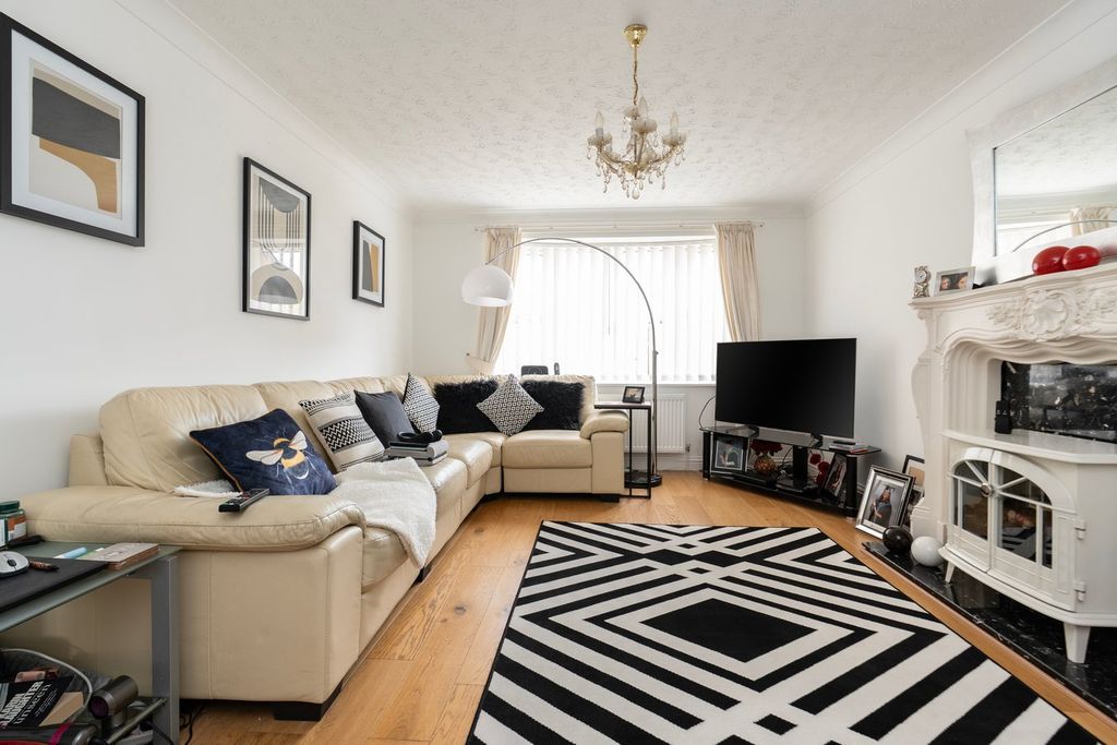 Property photo 2 of 14