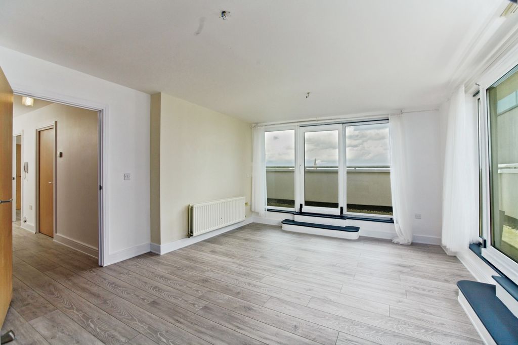 Property photo 3 of 20 Pbox-Img.Jpg