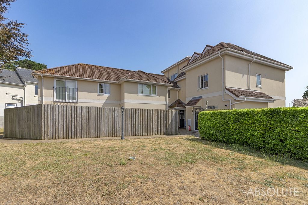 Property photo 1 of 18 External