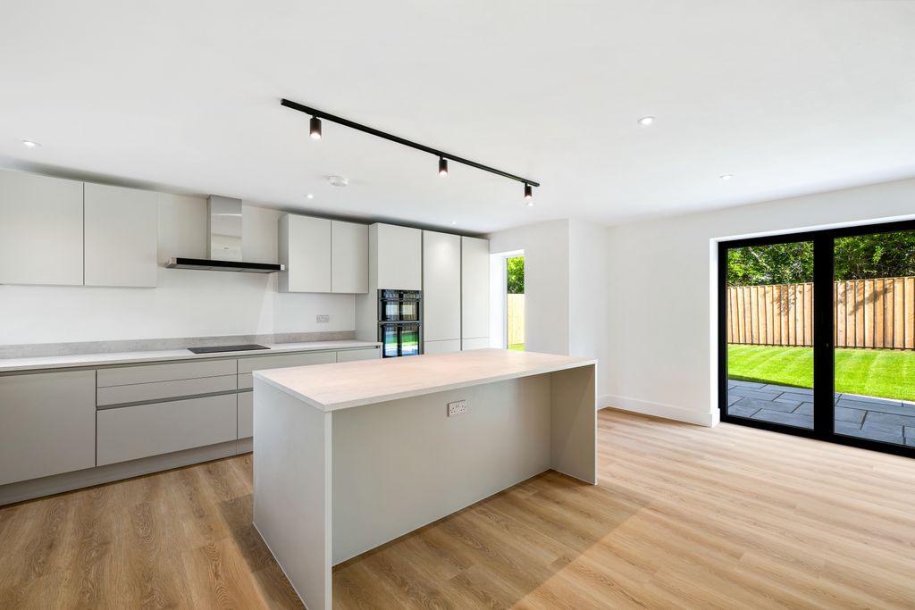 Property photo 3 of 21