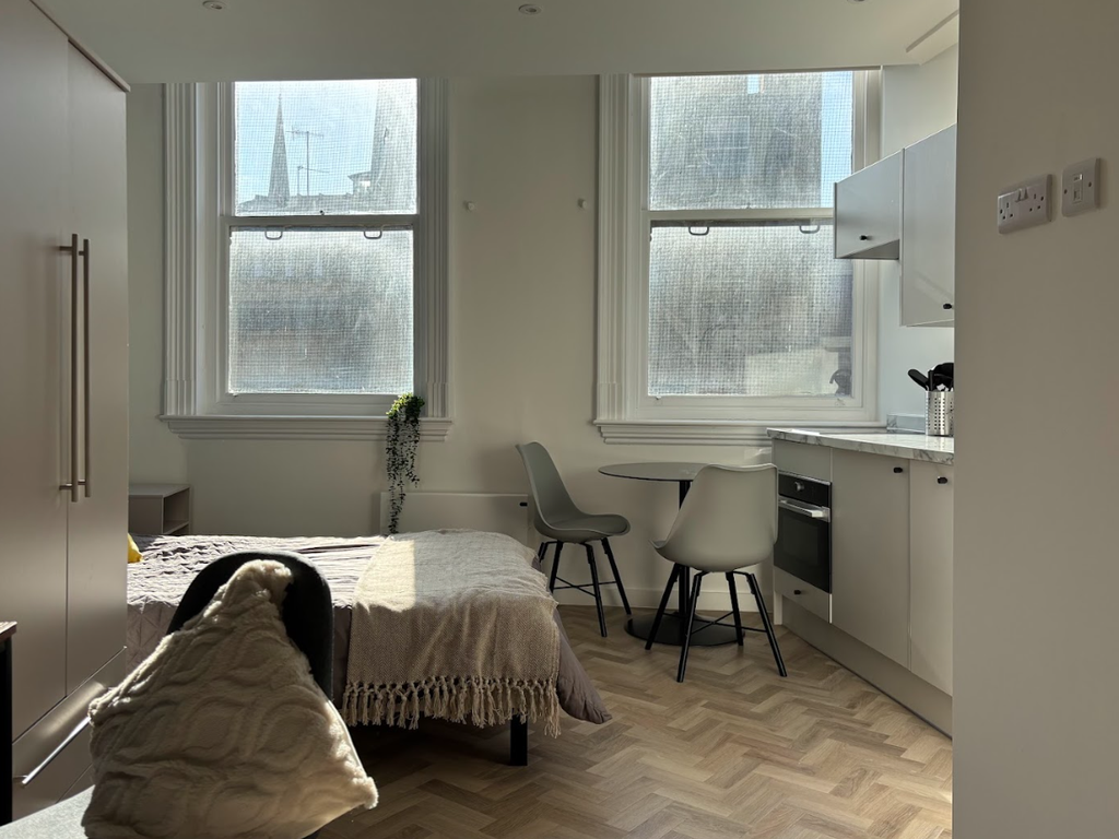 Property photo 2 of 6