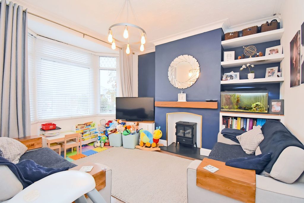 Property photo 3 of 24