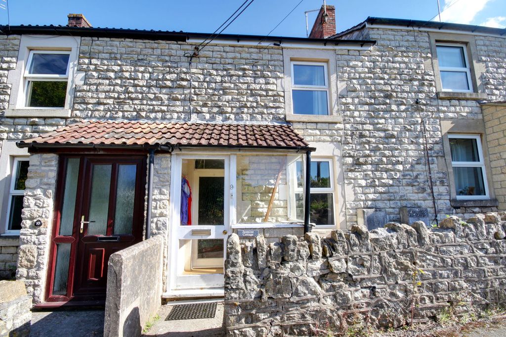 Property photo 3 of 35