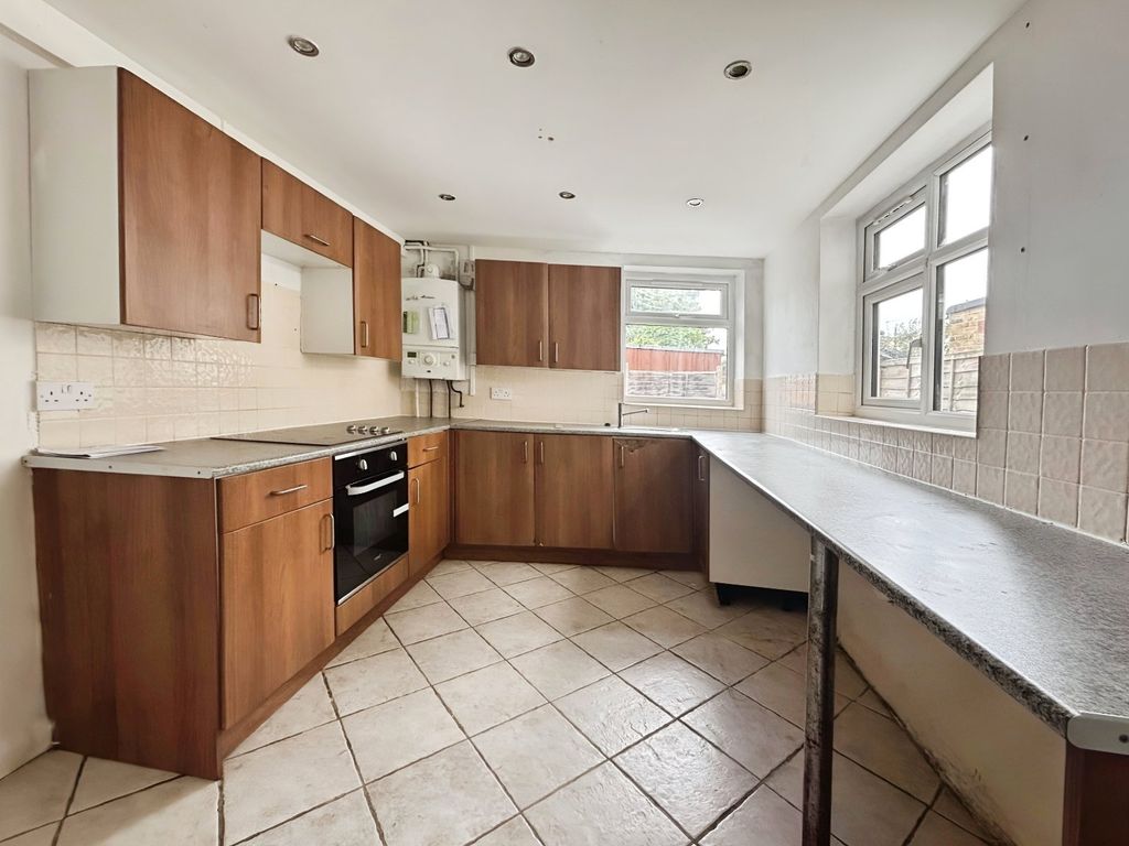 Property photo 3 of 14 03
