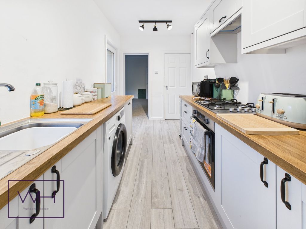 Property photo 3 of 14 Cam03785G0-Pr0332-Still008