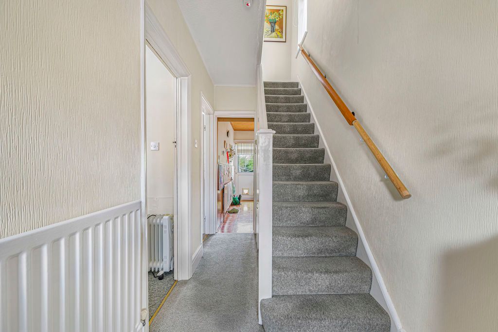 Property photo 2 of 16 Hallway