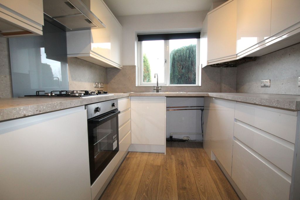 Property photo 3 of 25 Kitchen