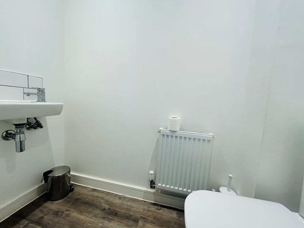 Property photo 3 of 8 Cloakroom/wc