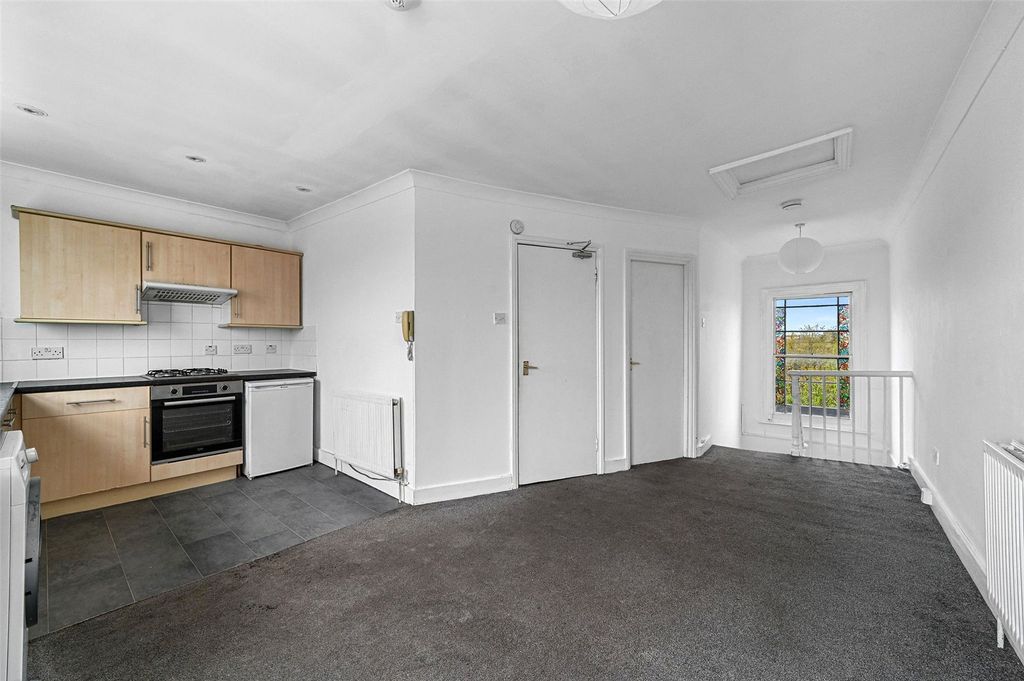 Property photo 1 of 9 Reception