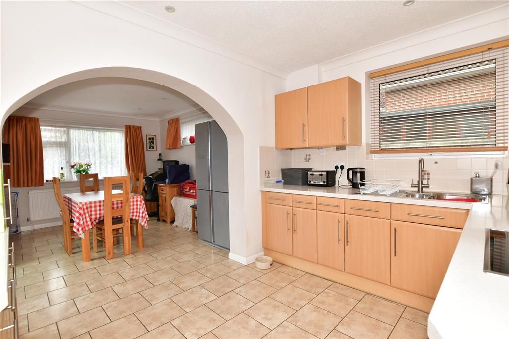 Property photo 2 of 14 Kitchen