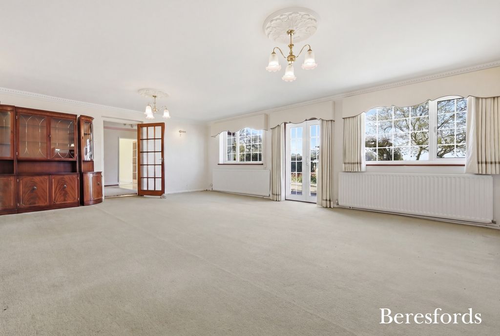 Property photo 2 of 27 Picture No. 28