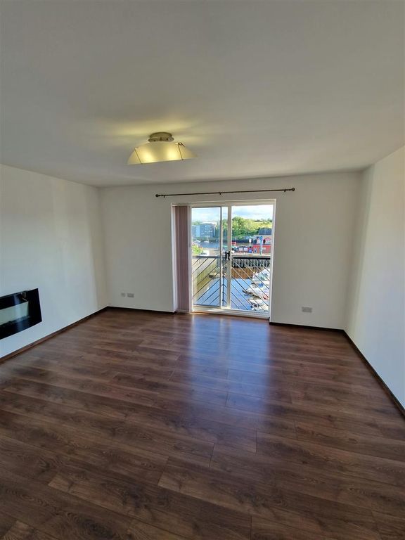 Property photo 2 of 10 1000119023.Jpg