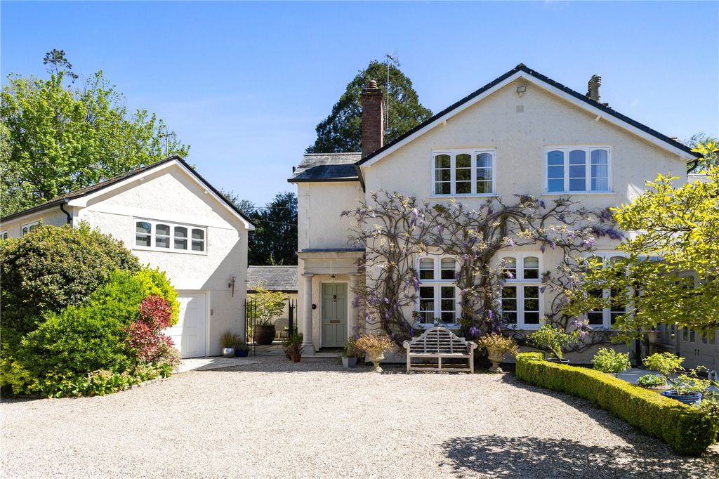 Property photo 1 of 17 Frontage