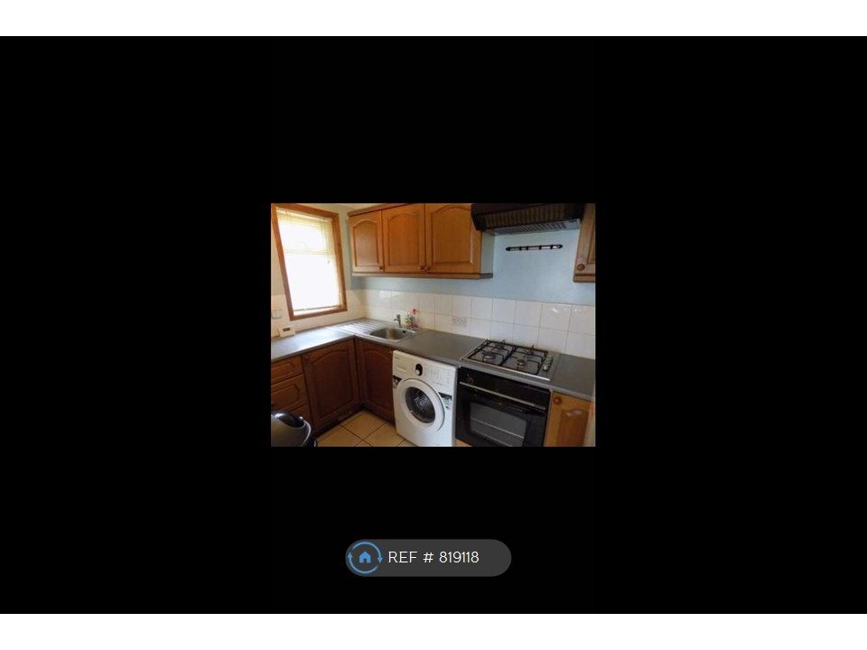 Property photo 3 of 5 Kitchen