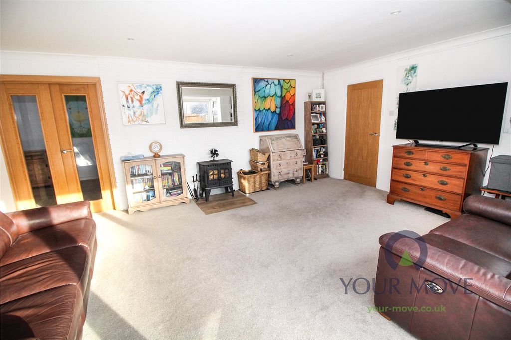 Property photo 2 of 22 Living Room