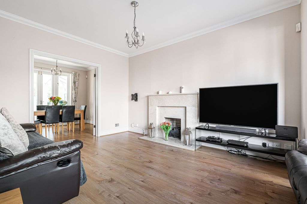 Property photo 3 of 29