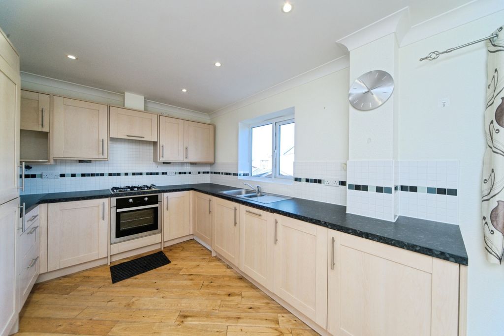 Property photo 3 of 17 Photo