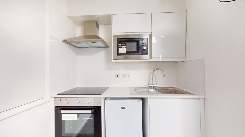 Property photo 2 of 7 Kitchen