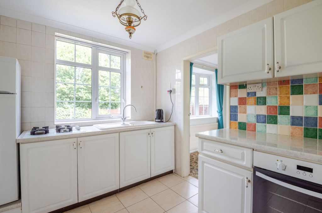 Property photo 3 of 11 1335144-2-6899De885Cb3c
