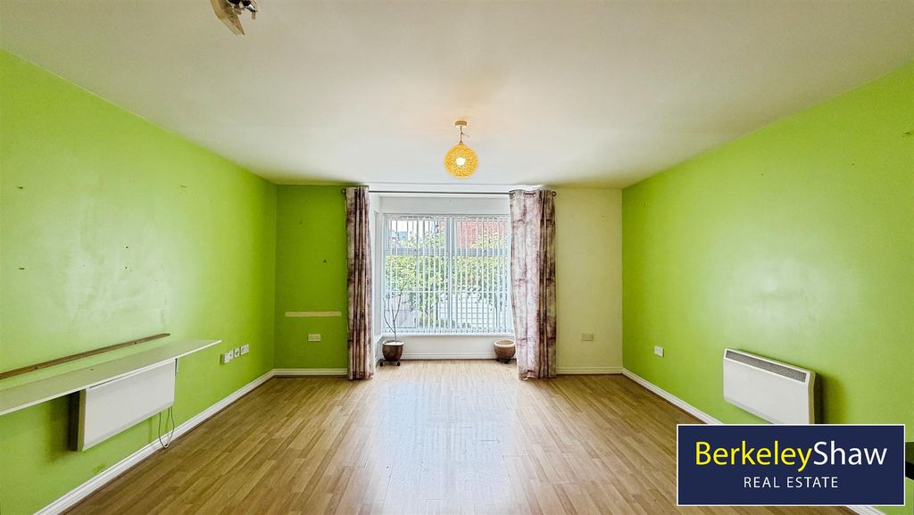 Property photo 3 of 14 Kitchen Diner/Living Area