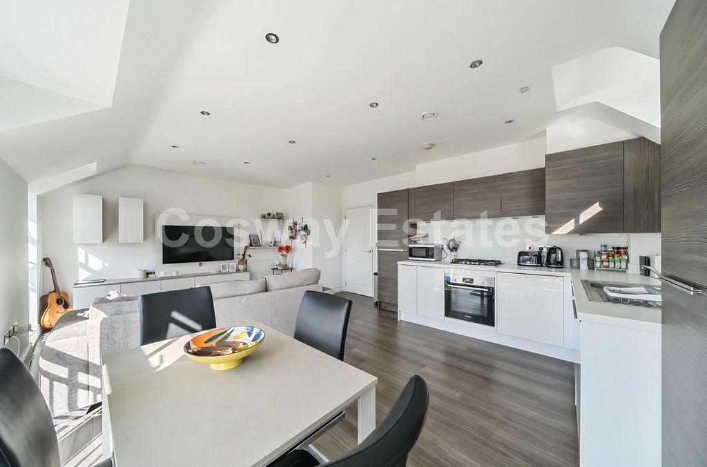 Property photo 3 of 14 910Efc75-6d15-46c8-B736-F20Aa489Ad2B.Jpg
