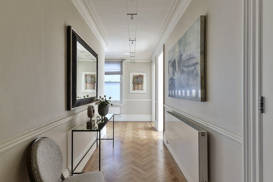 Property photo 1 of 28 Entrance Hall