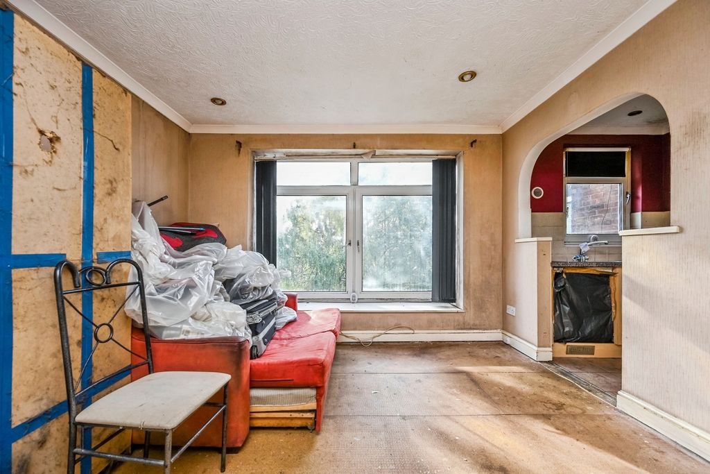 Property photo 3 of 12 Photo