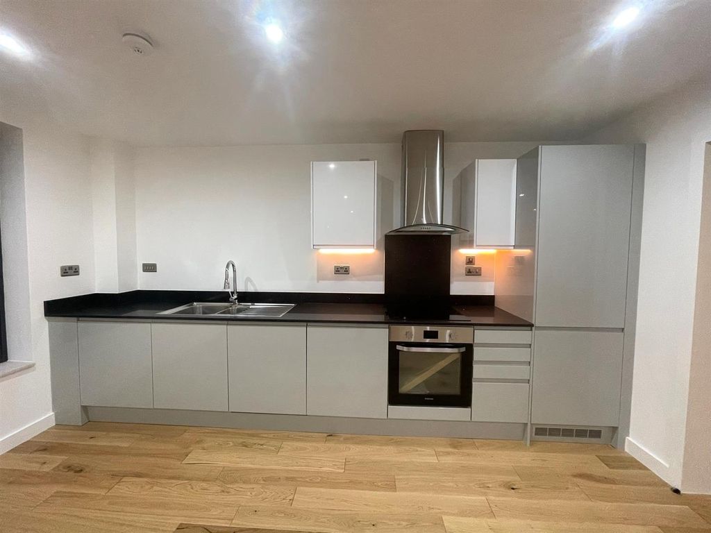 Property photo 2 of 14 Kitchen.Jpg