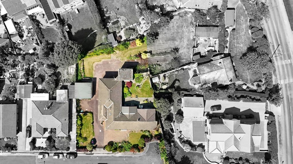 Property photo 2 of 44