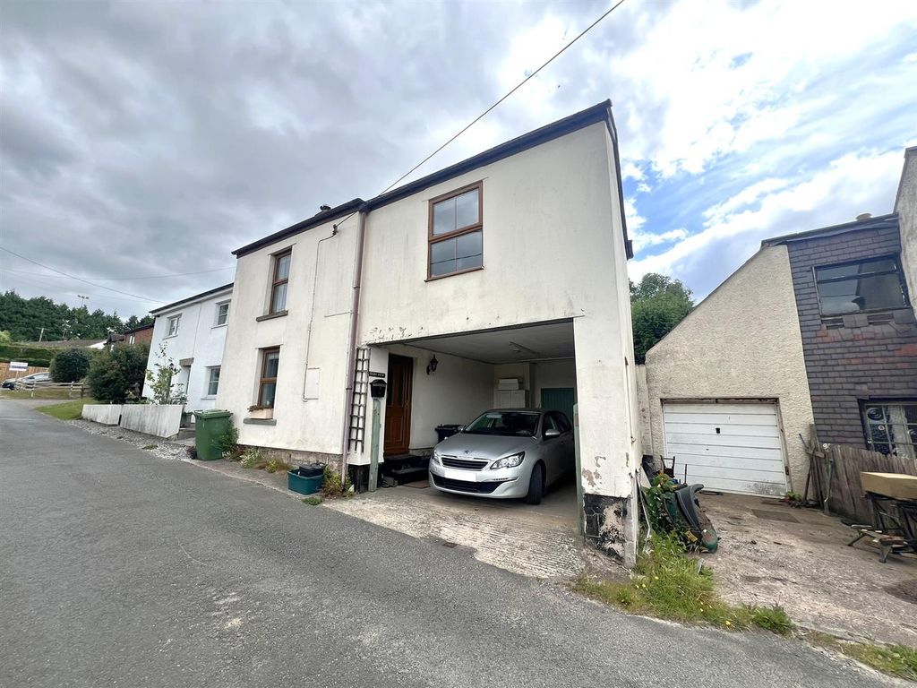 Property photo 2 of 30