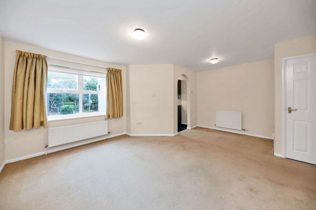 Property photo 3 of 12