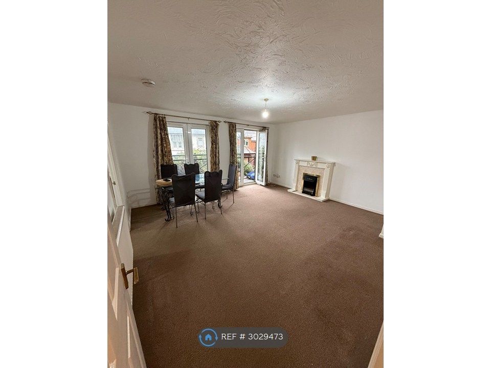 Property photo 1 of 14 Living Room
