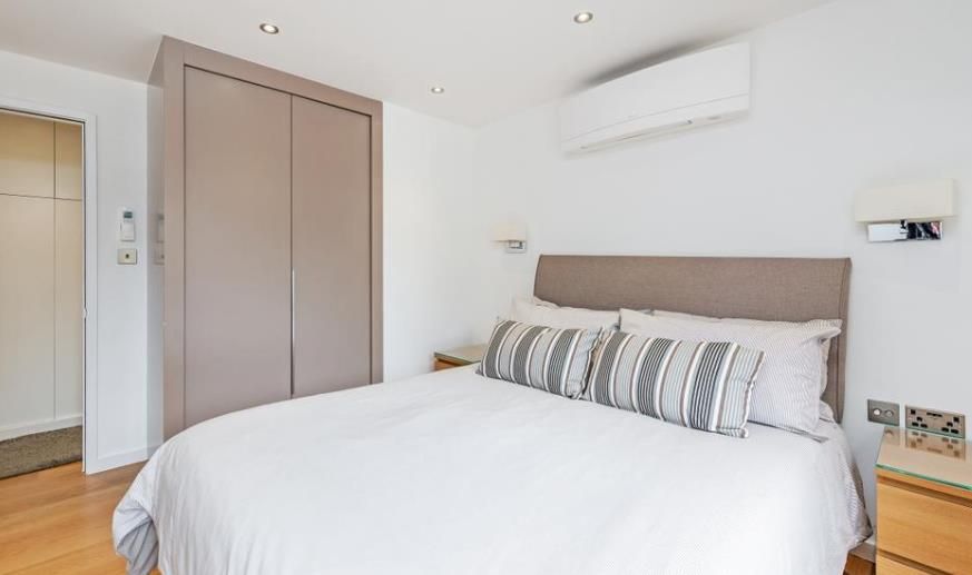 Property photo 3 of 6 47 Huntsworth Mews 3 11.02 .Png