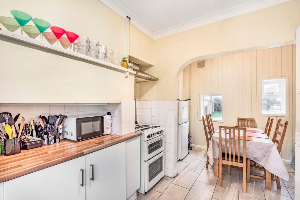 Property photo 3 of 13 Itchen 3