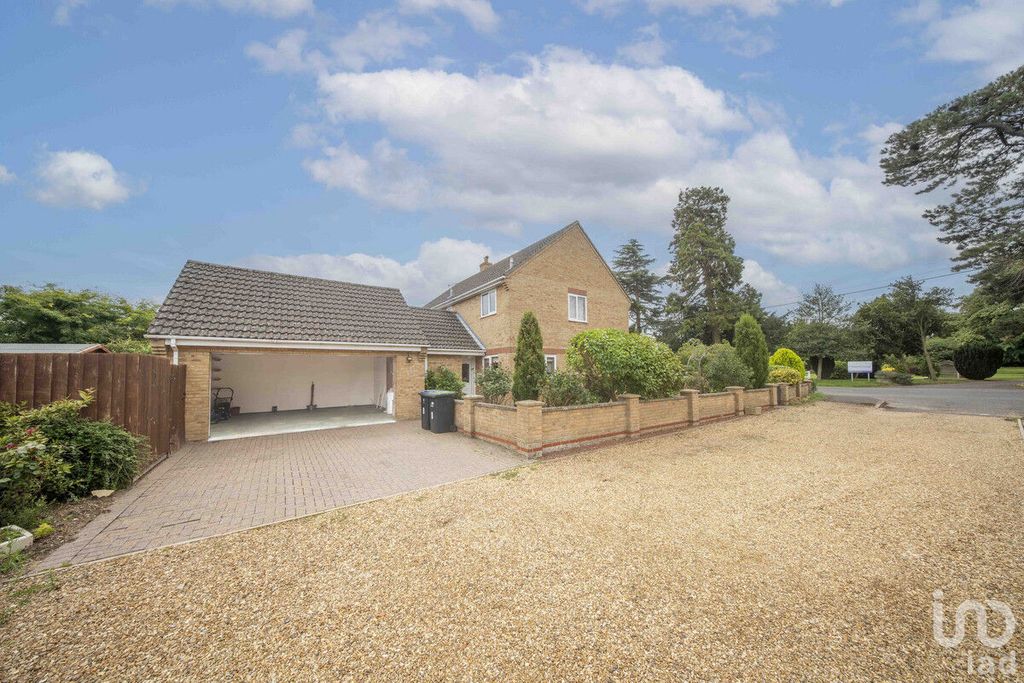 Property photo 3 of 45