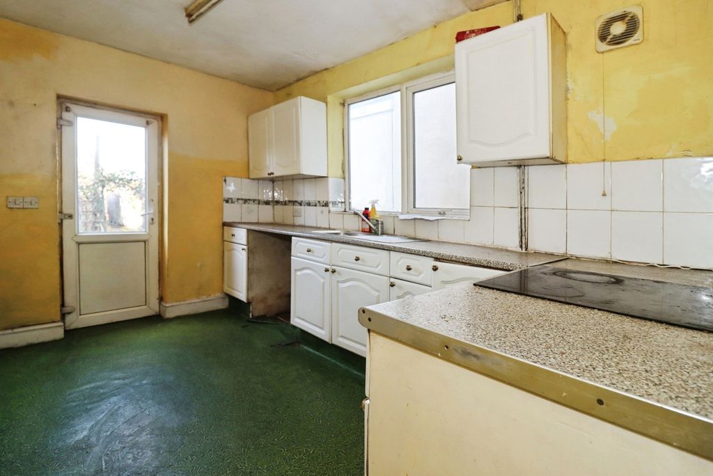 Property photo 3 of 20 Pbox-Img.Jpg